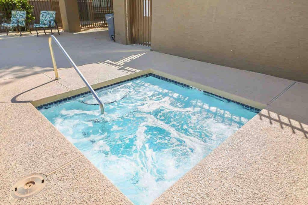 The Cool Cactus Condo With Pool And Jacuzzi Tempe Luaran gambar